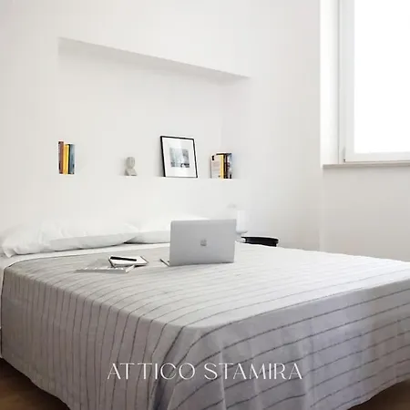 Attico Stamira شقة