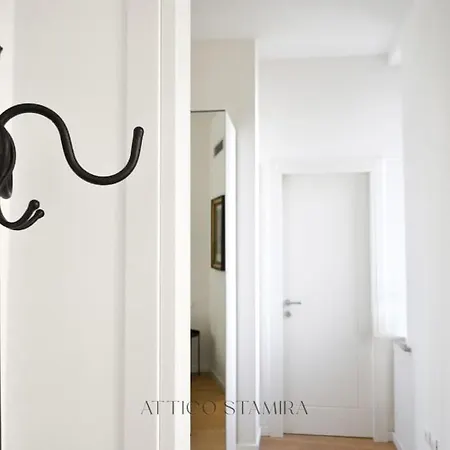 Attico Stamira شقة